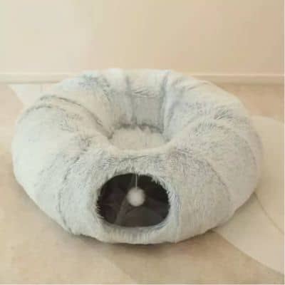 coussin pour chat avec ponpon forme tunnel rond