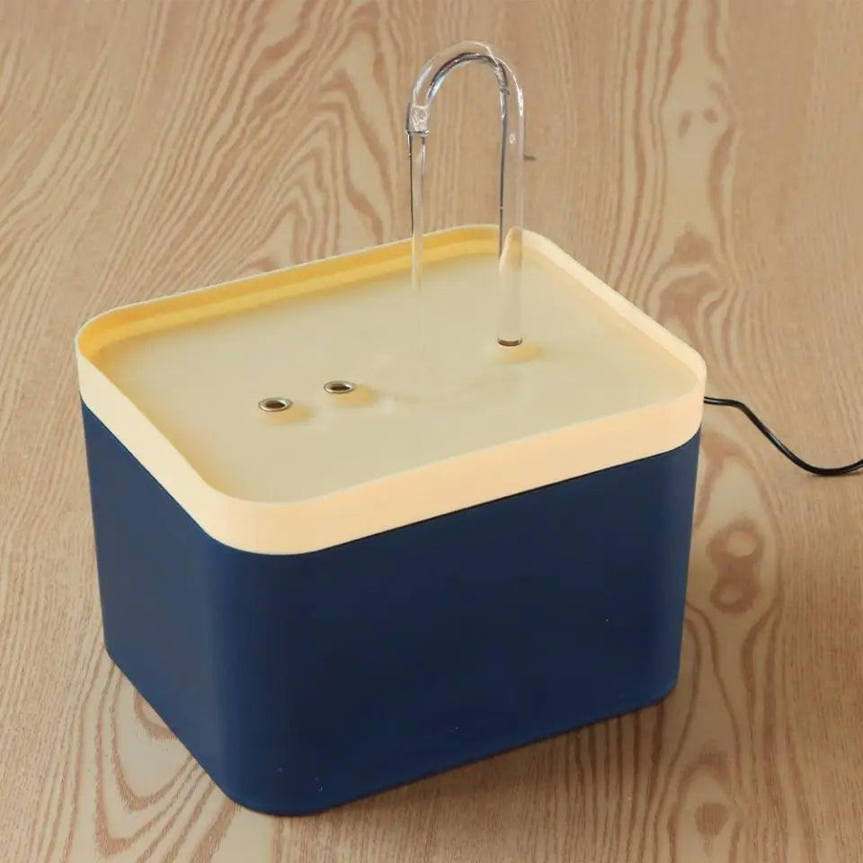 fontaine-a-eau-chat-eau-circulaire