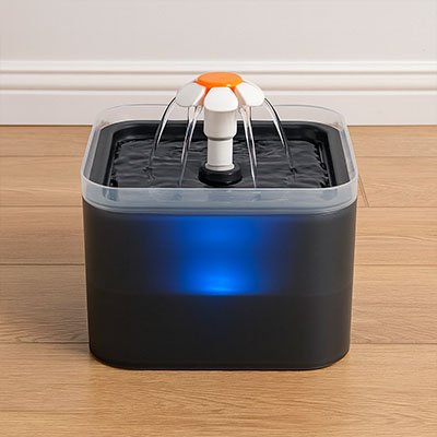 fontaine a eau chat gris