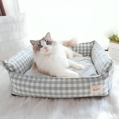 Panier-chat-confortable-beige-motif-vichy