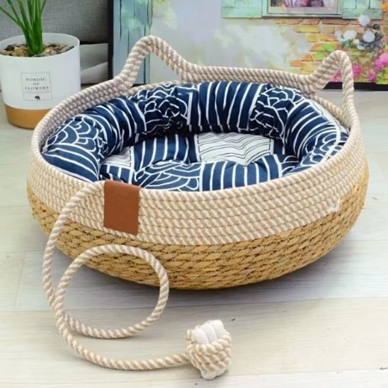 Panier-osier-chat-coussin-bleu